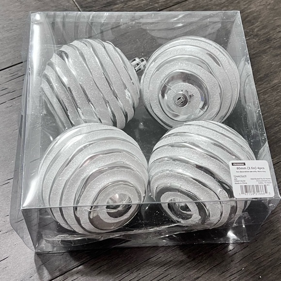 4 Piece Swirl White & Silver Shatter Proof Ornaments - Picture 1 of 3